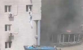 Погибли более 20 человек: в больнице Пекина возник пожар