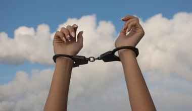 Миллиард тенге в иностранной валюте нашли у бухгалтера отдела образования Талдыкоргана