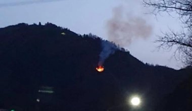 В Алматы горит склон горы "Мохнатка"