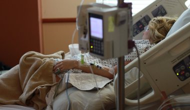 Житель Астаны собирал деньги на выдуманное лечение матери