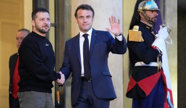 Макрон пообещал Зеленскому поддержку и оружие