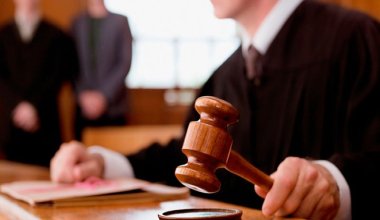 Казахстанец получил лишь 13 суток ареста за ножевые порезы своей тещи