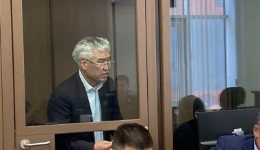 Дело Арыстанбека Мухамедиулы: адвокаты заявили о давлении на семью подсудимого