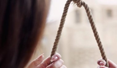 В селе Костанайской области повесилась выпускница школы