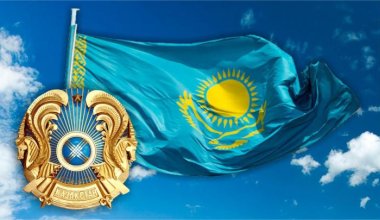 Токаев поздравил казахстанцев с Днем госсимволов