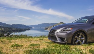 Lexus, здание и землю в Щучинске конфисковали у гражданки США