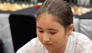 14-летняя казахстанка стала трехкратной чемпионкой мира по шахматам