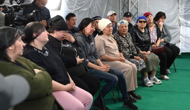 По 7 млн тенге обещают выплатить власти семьям погибших при пожаре в Абае