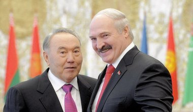Лукашенко поздравил Нурсултана Назарбаева