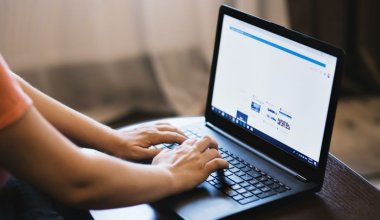 Штрафы за фейки: Токаев подписал закон об онлайн-платформах