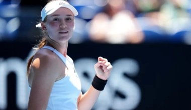 Рыбакина досрочно вышла в 1/4 финала Уимблдона из-за отказа соперницы