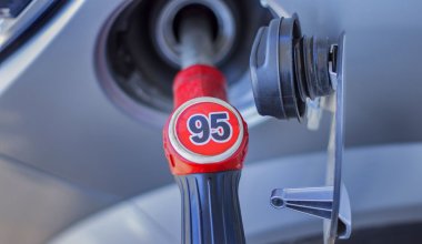 Глава Минэнерго рассказал, почему в Казахстане не хватает бензина Аи-95