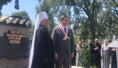 Памятник русскому полководцу Невскому установили в Алматы вопреки воле жителей