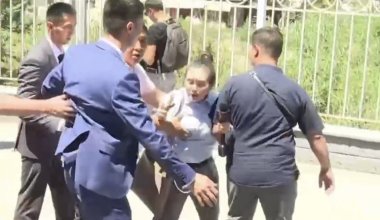 Памятник Невскому: журналистке, пытавшейся задать вопрос Досаеву, перекрыли дорогу