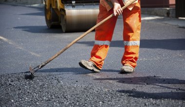 В Алматы перекрыли участок улицы Саина