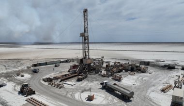 Второй месяц не могут потушить пожар на месторождении "Каратурун Южный"