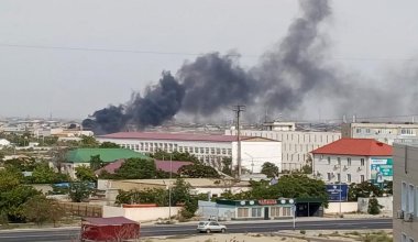 В Мангистауской области загорелись мусорные отходы