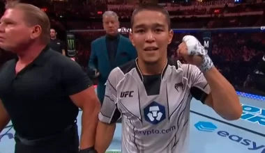Казахстанец Алмабаев одержал досрочную победу в первом бою в UFC