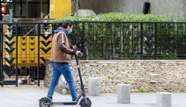 Новые ограничения готовят для водителей электрических самокатов в Казахстане