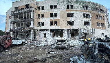Россия обстреляла отель в Запорожье, где находились детский лагерь и база ООН