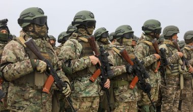 Минобороны Казахстана сообщило о переброске военных и техники в регионы