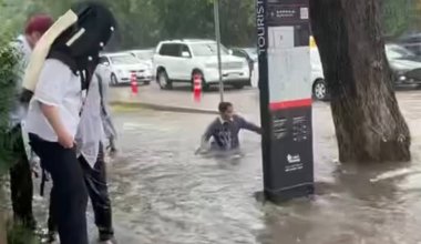 "Это апокалипсис": в Алматы выпала месячная норма осадков