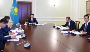 Ерлан Карин провел заседание Республиканской комиссии по подготовке кадров за рубежом