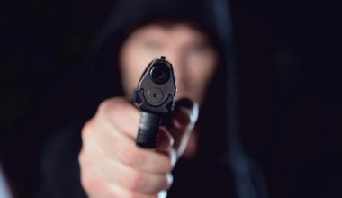 Неизвестный мужчина открыл огонь в Кызылординской области