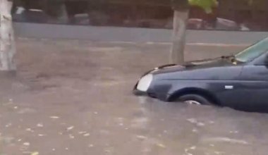 Казахстанская Атлантида: Караганда ушла под воду после сильного ливня