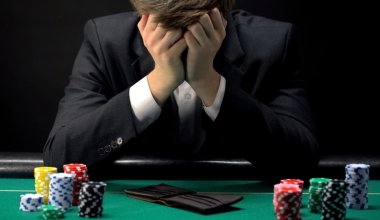 В Казахстане хотят ужесточить условия кредитования для борьбы с игроманией и наркоманией