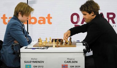 Чемпион мира по шахматам обвинил казахстанца в "читерстве" после поражения