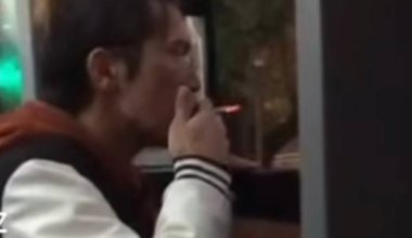 Курящий в автобусе алматинец возмутил Казнет (видео)