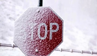 Движение ограничили на двух трассах в Акмолинской области