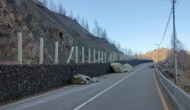 Опасный путь: в Алматы из-за камнепадов введут график движения по трассе на Шымбулак
