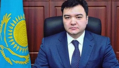«10 лет пролетели как один»: осужденный за взятку экс-аким Кентау вышел на свободу
