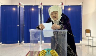 101-летняя казахстанка проголосовала на выборах акима в Мангистауской области