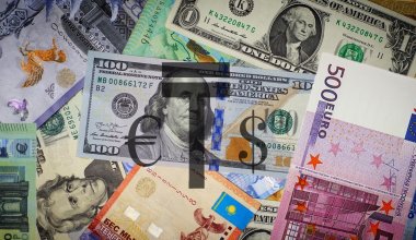 Доллар вновь укрепляется на фоне падения цен нефть: национальная валюта теряет на торгах