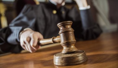 В Атырау полицейских осудили за пытки