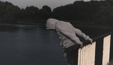 Ужасающая статистика: в Казахстане вновь растёт количество детских суицидов