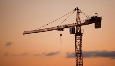 В Костанае жильцы добились отмены строительства ЖК после гибели крановщика