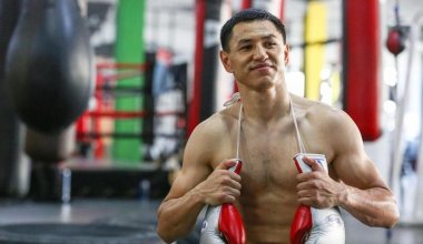 Непобежденный казахстанец Тураров завоевал титул WBA Gold