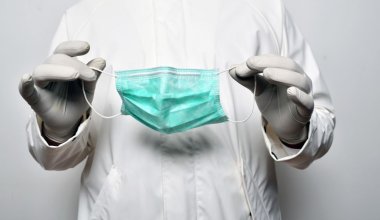 Из-за вспышки микоплазменной пневмонии ввели масочный режим в Китае