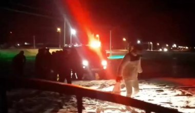 Перевернулся автобус с 32 гражданами Узбекистана в Актюбинской области