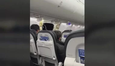 Шокирующее видео: часть самолёта вывалилась прямо в полёте
