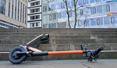 Смогут ли в Казахстане убрать самокаты с тротуаров