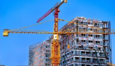 Застройщика в ЗКО обязали выплатить дольщикам по 100 тысяч тенге компенсации