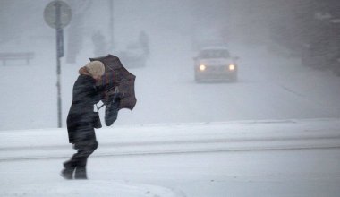 В 12 регионах Казахстана объявили штормовое предупреждение
