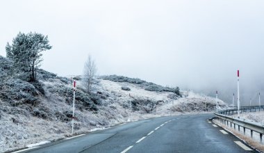 Закрытие дорог и скопление авто: коллапс произошел на трассах Казахстана