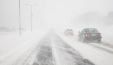 16 автодорог закрыли в Казахстане из-за непогоды