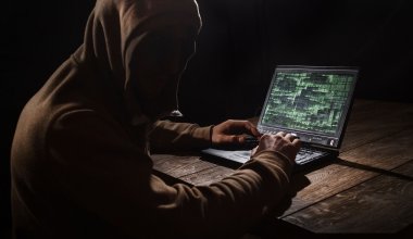 Откаты, война Минцифры и "Зерде" за бюджеты: эксперт об утечке данных казахстанцев в Китай
